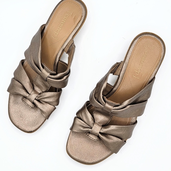 Eurostep Sheridan Metallic Low Wedge Leather Sandals Size 7 - Picture 2 of 14